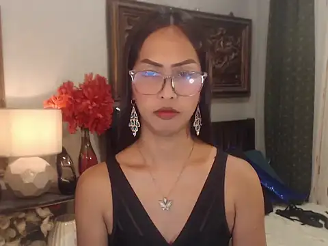 Snapshot of Nathalieheartt chatting on July 31, 2026, 12:48 pm Nathalieheartt online show from July 31, 2026, 12:48 pm