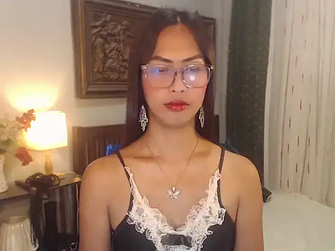 Snapshot of Nathalieheartt chatting on July 15, 2026, 12:56 pm Nathalieheartt online show from July 15, 2026, 12:56 pm