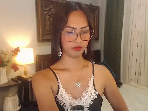 Snapshot of Nathalieheartt chatting on July 14, 2026, 2:12 pm Nathalieheartt online show from July 14, 2026, 2:12 pm