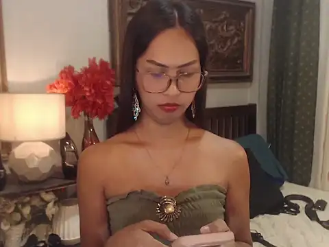 Snapshot of Nathalieheartt chatting on July 28, 2026, 2:13 pm Nathalieheartt online show from July 28, 2026, 2:13 pm