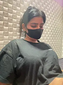 Hot Jaanvi  online show from June 6, 2026, 4:12 pm