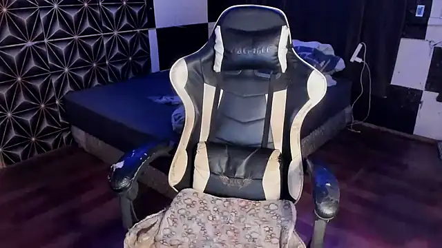 AsianHotBODYY online show from October 21, 2025, 1:54 pm