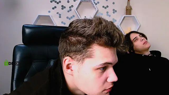 lucas long  online show from October 12, 2025, 8:37 am