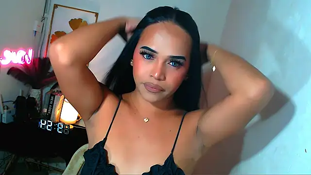 Lorainnelustts online show from March 23, 2026, 2:28 pm