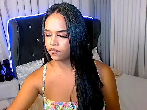 Lorainnelustts online show from October 10, 2025, 1:45 pm