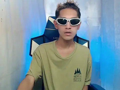 riks tyler online show from December 20, 2025, 1:52 am