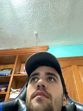 Snapshot of aavrdvh33 chatting on December 14, 2025, 10:59 pm aavrdvh33 online show from December 14, 2025, 10:59 pm