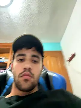 Snapshot of aavrdvh33 chatting on November 20, 2025, 10:09 pm aavrdvh33 online show from November 20, 2025, 10:09 pm