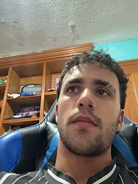 Snapshot of aavrdvh33 chatting on September 30, 2025, 12:27 am aavrdvh33 online show from September 30, 2025, 12:27 am