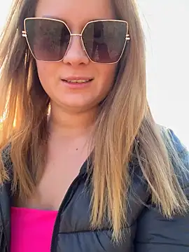 Velvetnoir21 online show from October 29, 2025, 12:04 pm