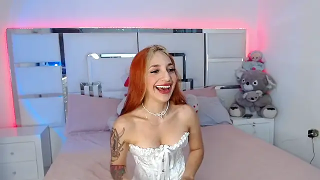 ElektraRous online show from November 22, 2025, 8:18 pm