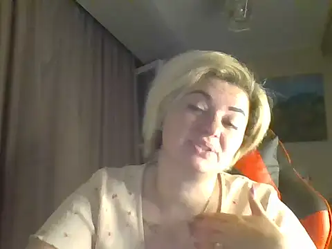 Snapshot of Wymini chatting on September 13, 2025, 2:00 am Wymini online show from September 13, 2025, 2:00 am