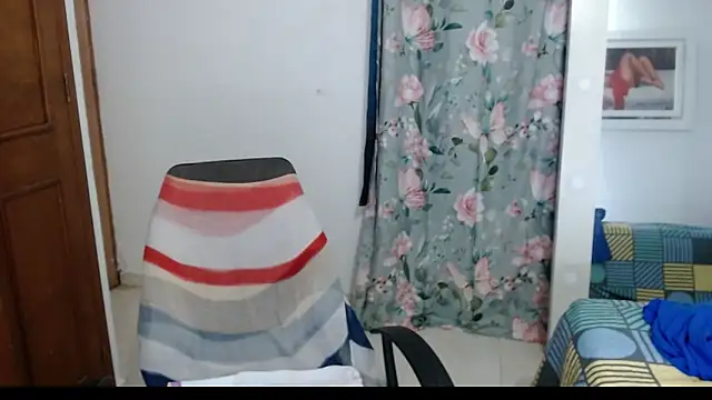 Snapshot of alejandralatina chatting on September 10, 2025, 9:41 am alejandralatina online show from September 10, 2025, 9:41 am