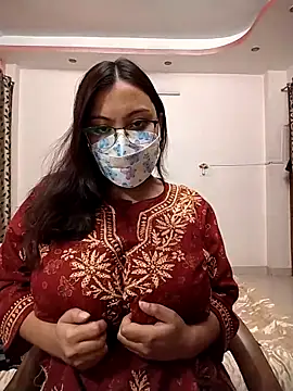 colleen hoover online show from November 27, 2025, 7:20 am