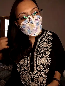 colleen hoover online show from November 26, 2025, 5:40 am