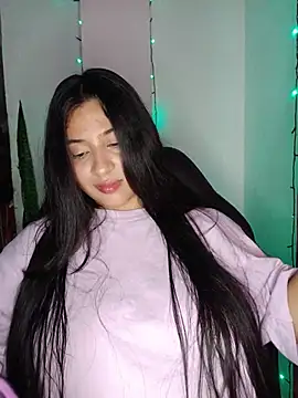 VALENTINA ROUSE  online show from May 28, 2026, 9:10 pm