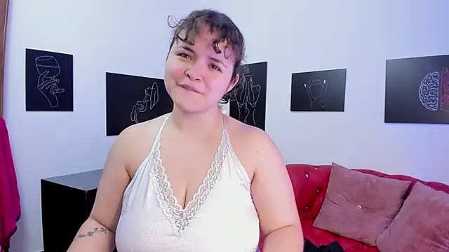 SeleneLuminari8 online show from October 28, 2025, 3:22 pm