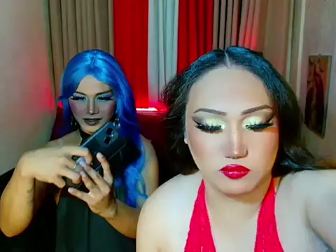 Snapshot of LillyLoveYou chatting on July 14, 2026, 4:13 pm LillyLoveYou online show from July 14, 2026, 4:13 pm
