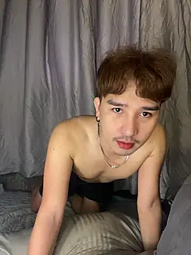 cute richard24 online show from April 23, 2026, 2:40 am