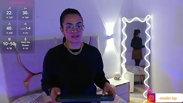 Rosalind tay online show from December 5, 2025, 11:09 am