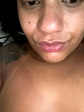 morenaluaa online show from November 7, 2025, 8:02 pm