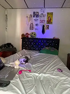 venusobryan 55 online show from November 17, 2025, 8:46 pm