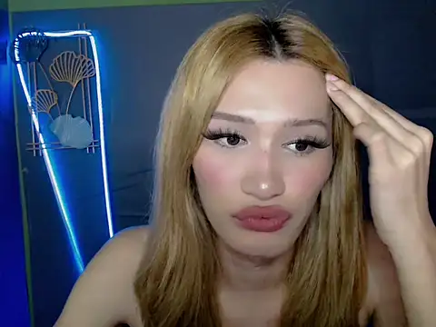 SerenaCortesi online show from September 24, 2025, 4:13 pm