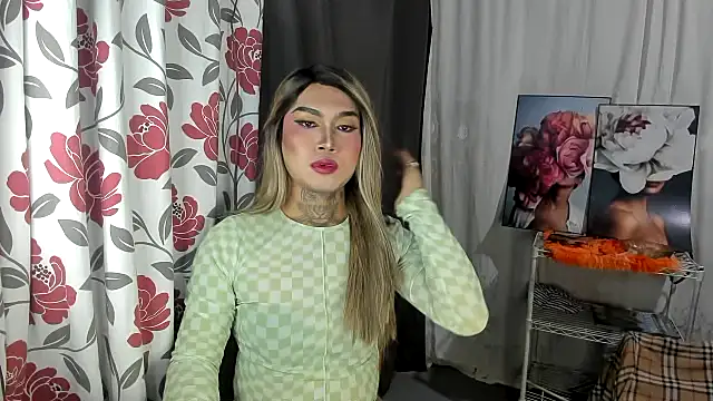 kimmy slut online show from October 6, 2025, 10:43 pm