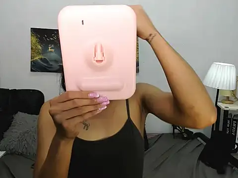 Savanna White online show from November 3, 2025, 12:20 pm