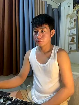 xshyboyx online show from January 7, 2026, 2:55 pm