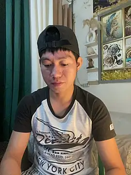 xshyboyx online show from July 7, 2026, 12:09 pm