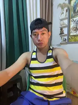 xshyboyx online show from July 13, 2026, 2:16 pm