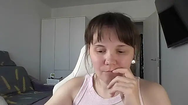 Snapshot of Qaynii chatting on September 15, 2025, 2:28 pm Qaynii online show from September 15, 2025, 2:28 pm