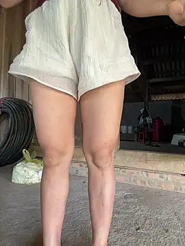 ThiHa003 online show from April 12, 2026, 12:58 am