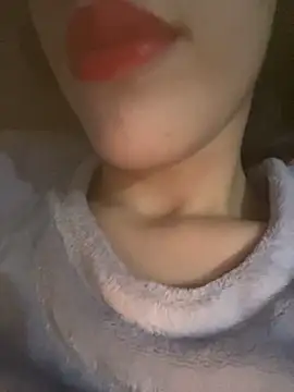 Mimisixo online show from November 18, 2025, 11:15 pm