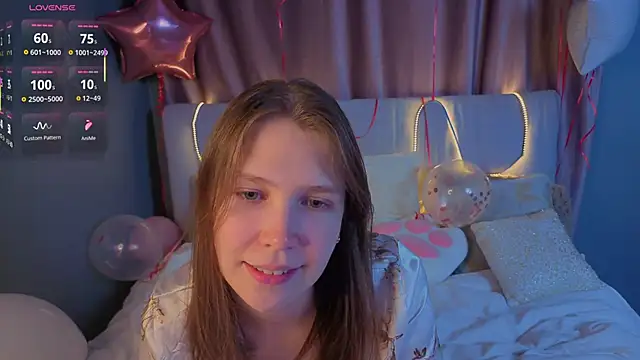 BeatrixCarIeton online show from October 4, 2025, 7:04 pm