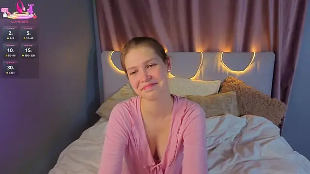 BeatrixCarIeton online show from September 25, 2025, 6:47 pm