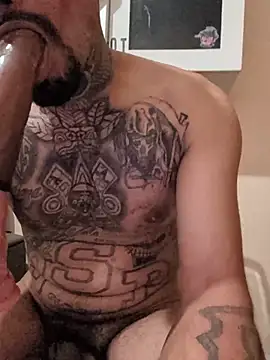 Cnutt310 online show from April 8, 2026, 11:17 pm