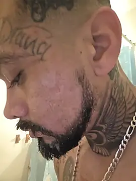 Snapshot of Cnutt310 chatting on February 6, 2026, 1:01 am Cnutt310 online show from February 6, 2026, 1:01 am