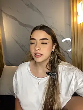 KYLIE JONES6 online show from October 27, 2025, 3:18 am