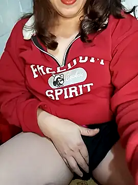 Ariana-Vy online show from February 16, 2026, 6:28 pm