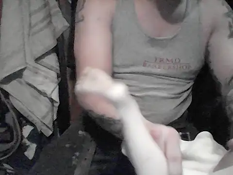 Twoslipperywhenwett online show from November 15, 2025, 10:36 pm