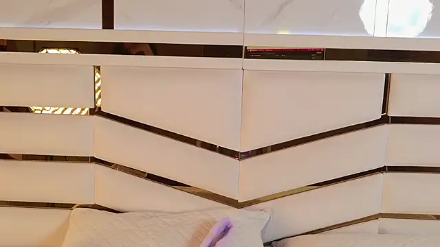 ambar rosse25 online show from December 2, 2025, 11:34 am