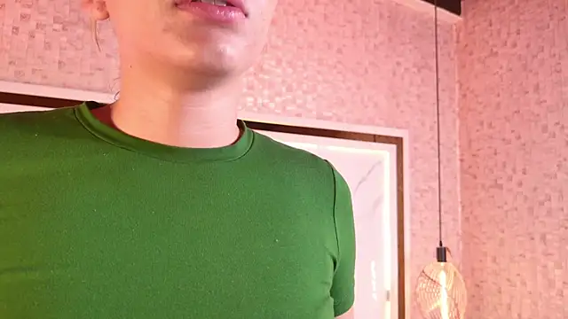 ambar rosse25 online show from October 17, 2025, 11:34 am