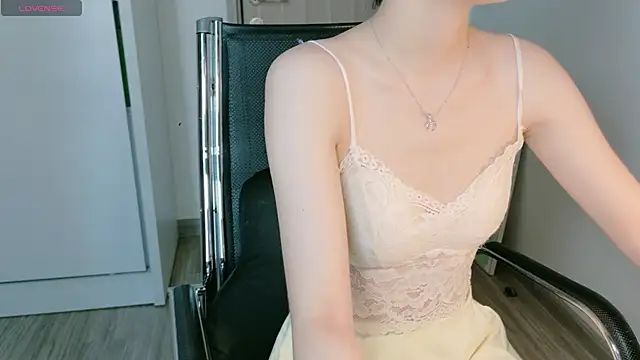 Ryeon 99 online show from May 28, 2026, 3:14 am