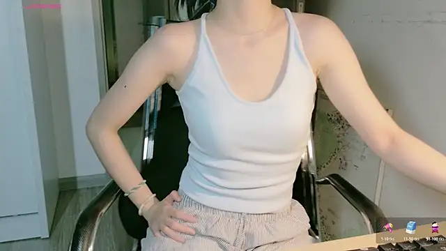 Ryeon 99 online show from June 4, 2026, 3:33 am