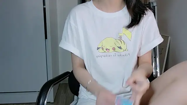 Ryeon 99 online show from February 28, 2026, 3:44 pm