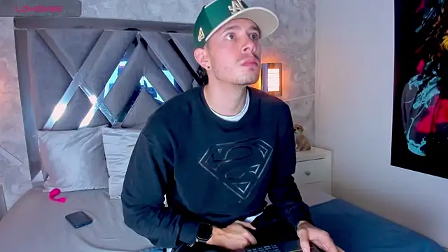 nils saint online show from November 14, 2025, 4:49 am