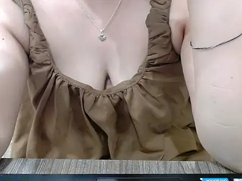 Snapshot of Zhi__2k6 chatting on October 11, 2025, 4:52 pm Zhi 2k6 online show from October 11, 2025, 4:52 pm