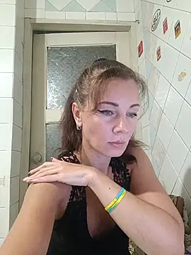 Adeline3302 online show from August 3, 2026, 6:47 pm